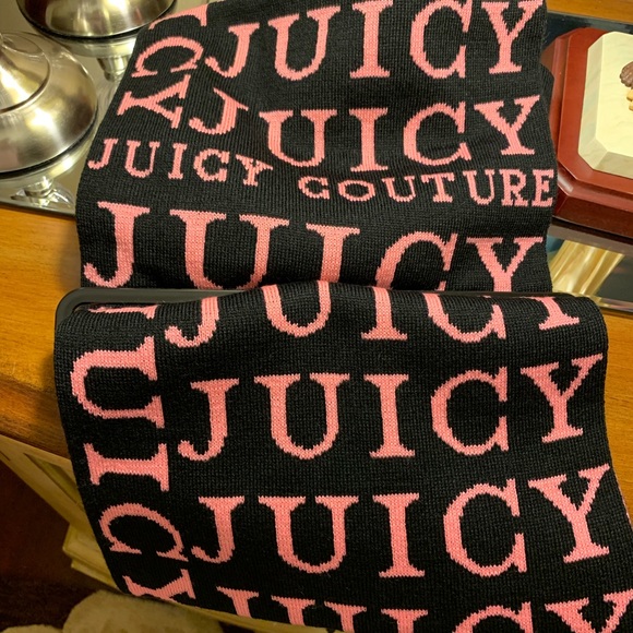 Juicy Couture Hat & Scarf Set. - Picture 5 of 6